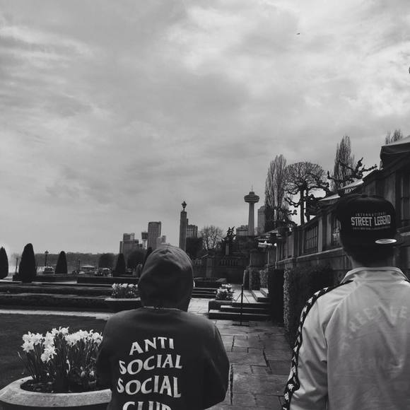 Meet your Posher, Drew - Picture 1 of 1